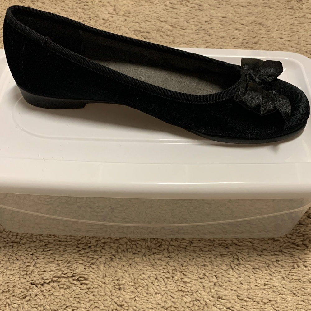 Elegant Black Faux Suede Women's Ballet Flats